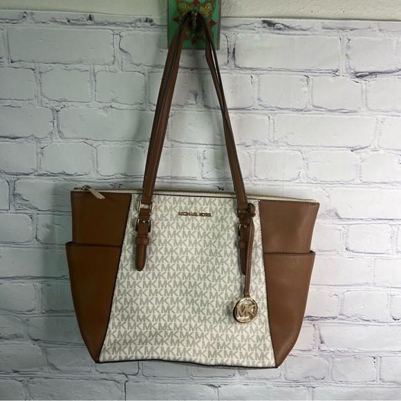 Michael Kors Charlotte Zip Tote Bag Purse - Picture 1 of 10